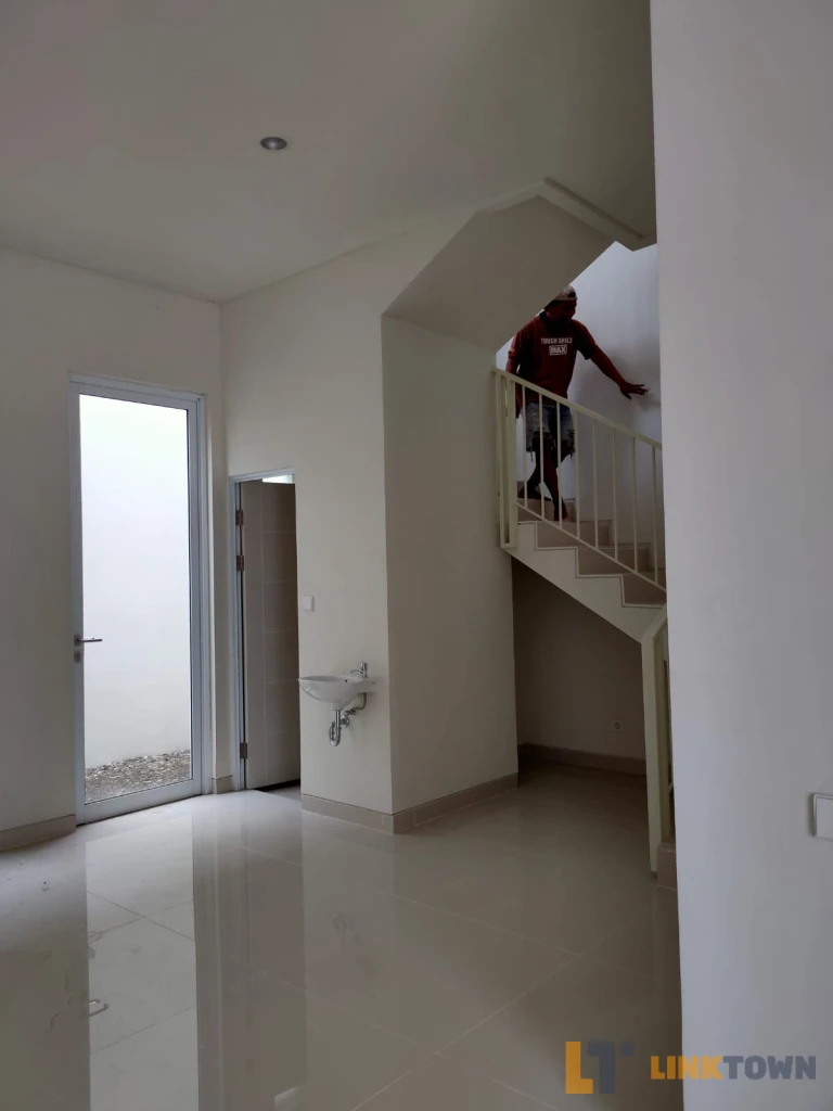 Harga bisa Nego Rumah 2 Lantai di Central Park Juanda