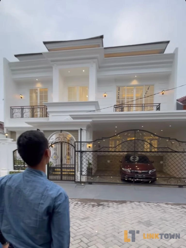 Rumah Mewah 2 Lantai Lokasi Strategis Semi Furnished di Pondok Tjhandra